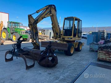 Escavatore gommato Komatsu Modello PW75R