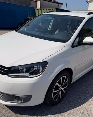 VOLKSWAGEN Touran 7posti 1.6 TDI DSG senza nessu