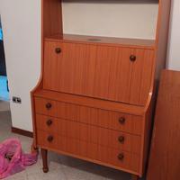 cameretta con comodino letto e mobile 