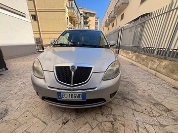 Lancia Y