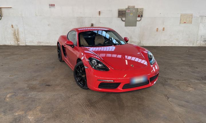 Porsche 718 Cayman
