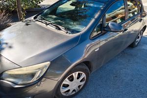 Opel Astra j 1.6 diesel buone condizioni!!