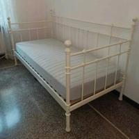 letto bianco ferro battuto ikea con doghe