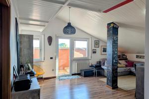 LUMINOSO BICAMERE (loc. Maranutto)