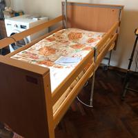 Letto  elettrico con materassino e sponde tipo osp