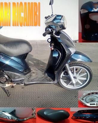 PIAGGIO LIBERTY 125cc 3v ANNO 2015 x RICAMBI