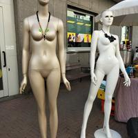 manichini donna arredo vedi foto.