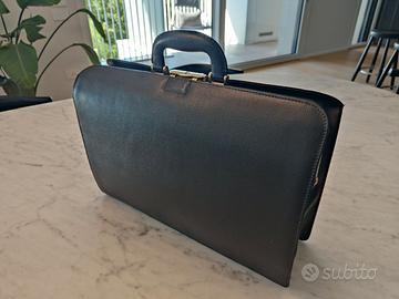 Gianfranco Ferrè, valigetta 24 ore in pelle nera