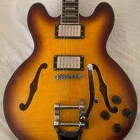 Chitarra Es-355 stile gibson