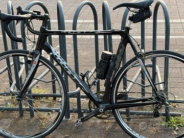 Bici corsa telaio carbonio