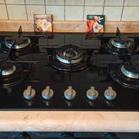 piano Indesit 75x51 cm