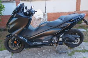 Yamaha TMAX 560 – Nero Opaco - Perfette Condizioni