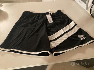 Pantaloncini sportivi nuovi