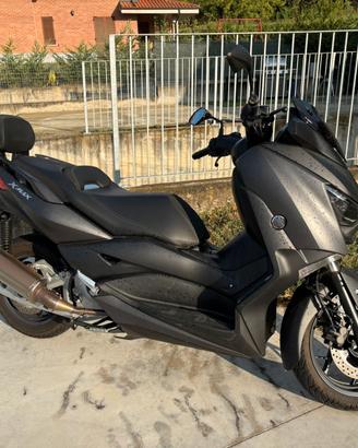 Yamaha X-Max 125