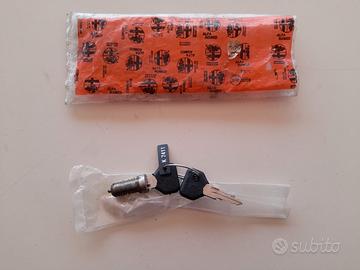 Cilindretto porte e chiavi Alfa Romeo 33/75 NUOVO