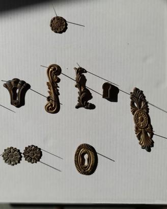 Gruppo per mobili di bronzetti  decorativi  vari -