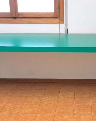 Tavolo in laminato verde 220x62