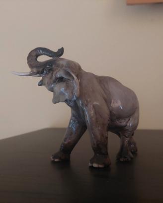 Capodimonte -  Elefante decorato 