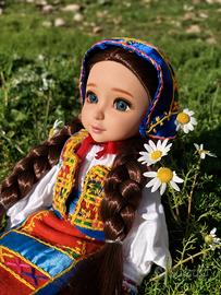 Bambole in costume Sardo cucite a mano