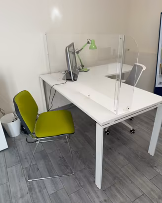 Arredamento ufficio - scrivanie sedie mobili