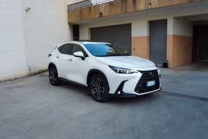 Lexus NX 450h+ Plug-in Hybrid AWD Luxury 309 CV