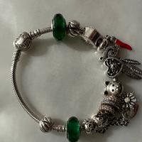Bracciale pandora completo di charm
