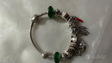 Bracciale pandora completo di charm