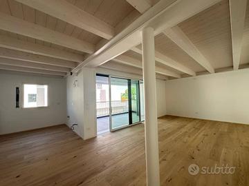Appartamento di 152 m² con 4 locali e box auto a C