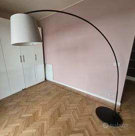 Lampada da terra ad arco IKEA