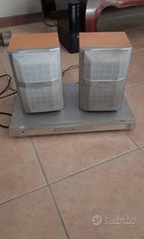 Lettore dvix dolby sorround con 2 casse audio
