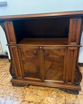 Mobiletto in legno