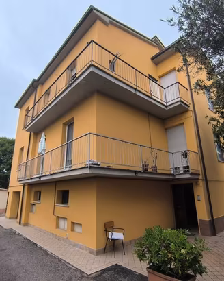 Appartamento di 108 m² con 5 locali e box auto a F