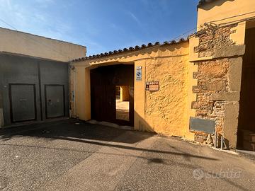 Ampia casa indipendente con cortili privati