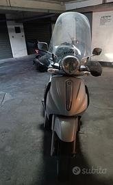Piaggio Beverly 500 anno 2005 con soli 8500km