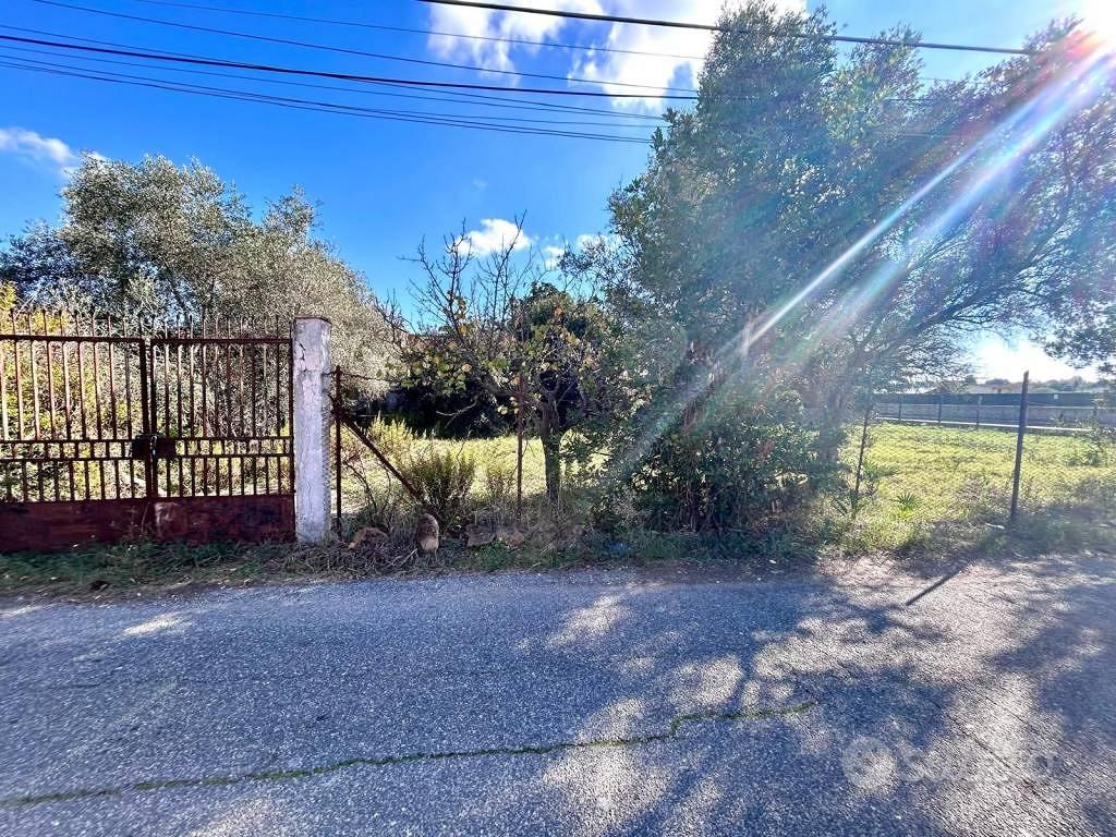 Terreno di 828 m² a Roma - Ansicht 3