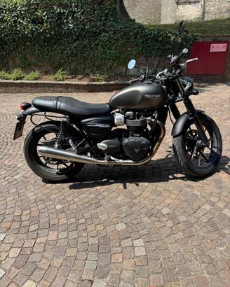 Triumph Street Twin 2020 - patente A2