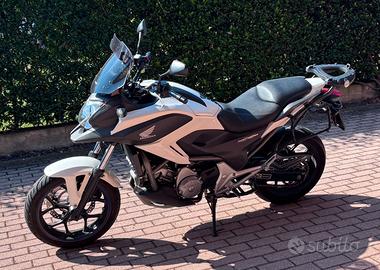 Honda NC 700 X (2012) – 46.000 KM – Full Optional