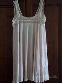 Camicia da notte in raso leggero