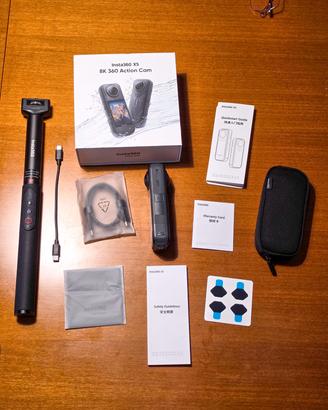 insta360 x5 + Power Selfie Stick omaggio 
