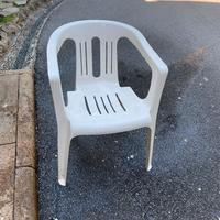 34 Sedie in plastica bianche