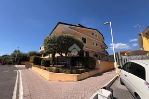 3 LOCALI A LARIANO