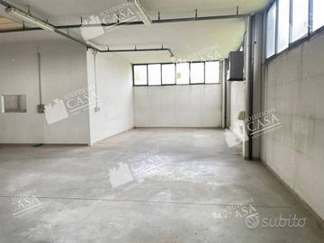 Immobile di 561 m² a Castello d'Argile
