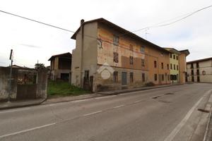CASA DI CORTE A RONCHIS