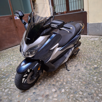 Honda forza 300