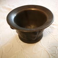 antico mortaio in bronzo