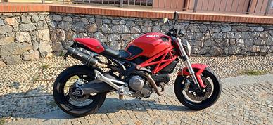 Ducati Monster 696+ - 2011