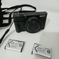 Sony RX100M4 con accessori