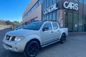 Nissan Navara 2.5 dCi 4 porte Double Cab LE CAMBIO