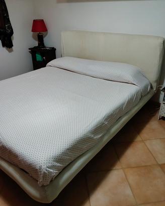 Set Letto e comodino 