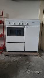 cucina a gas bianca del marchio Boreal